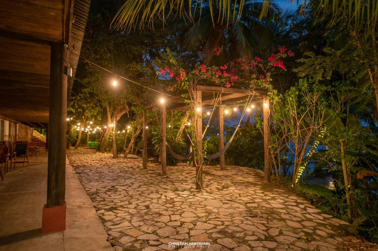 Hotel Gringo Perdido Эль-Ремате Экстерьер фото