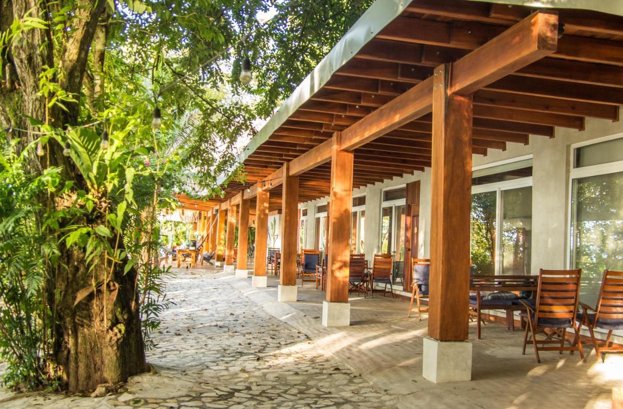 Hotel Gringo Perdido Эль-Ремате Экстерьер фото